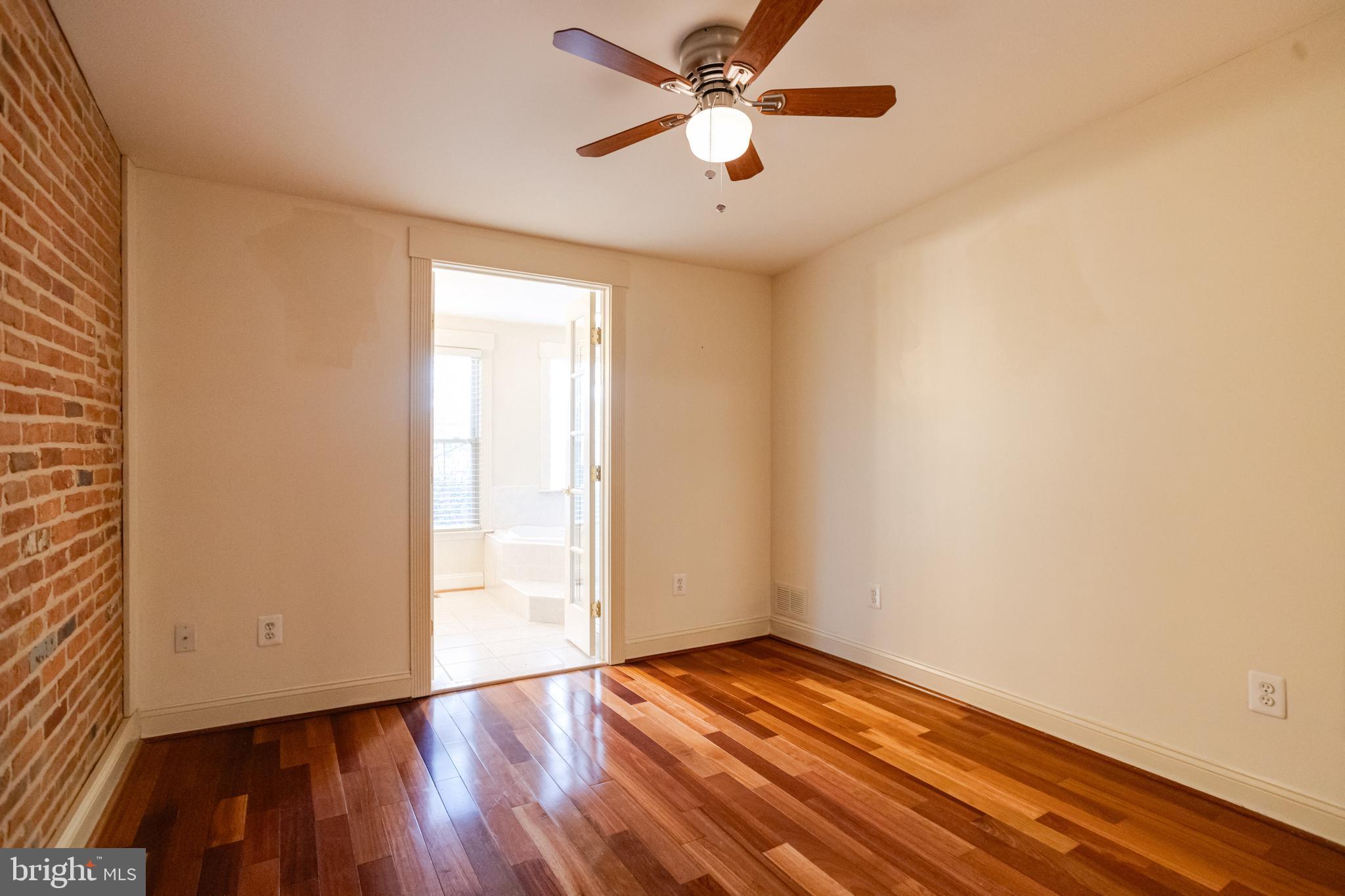 LOCUST POINT - Residential