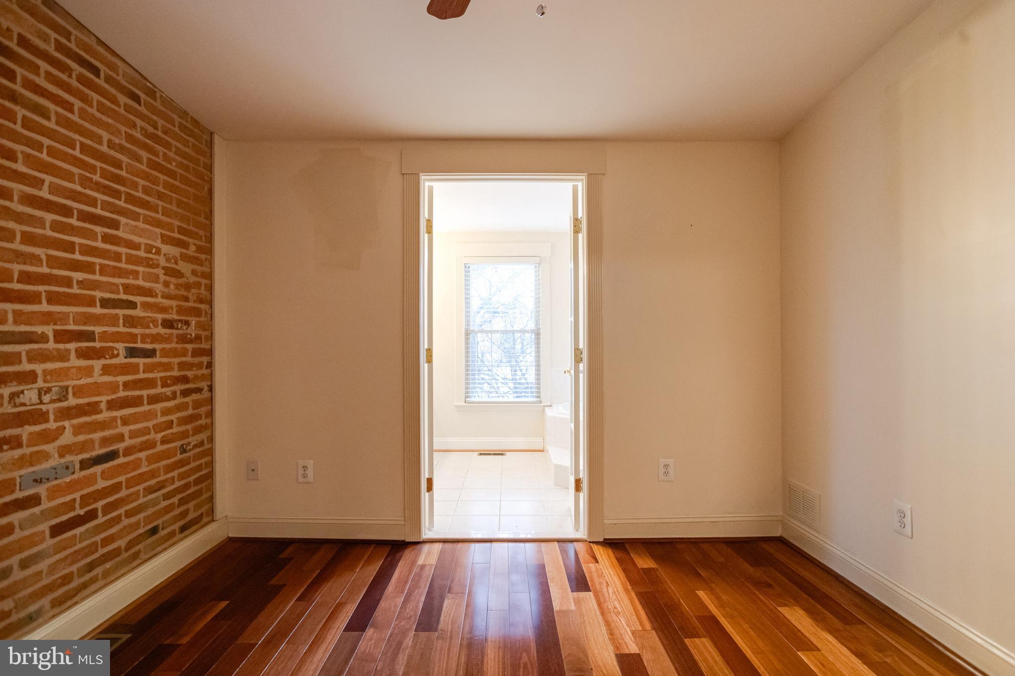 LOCUST POINT - Residential