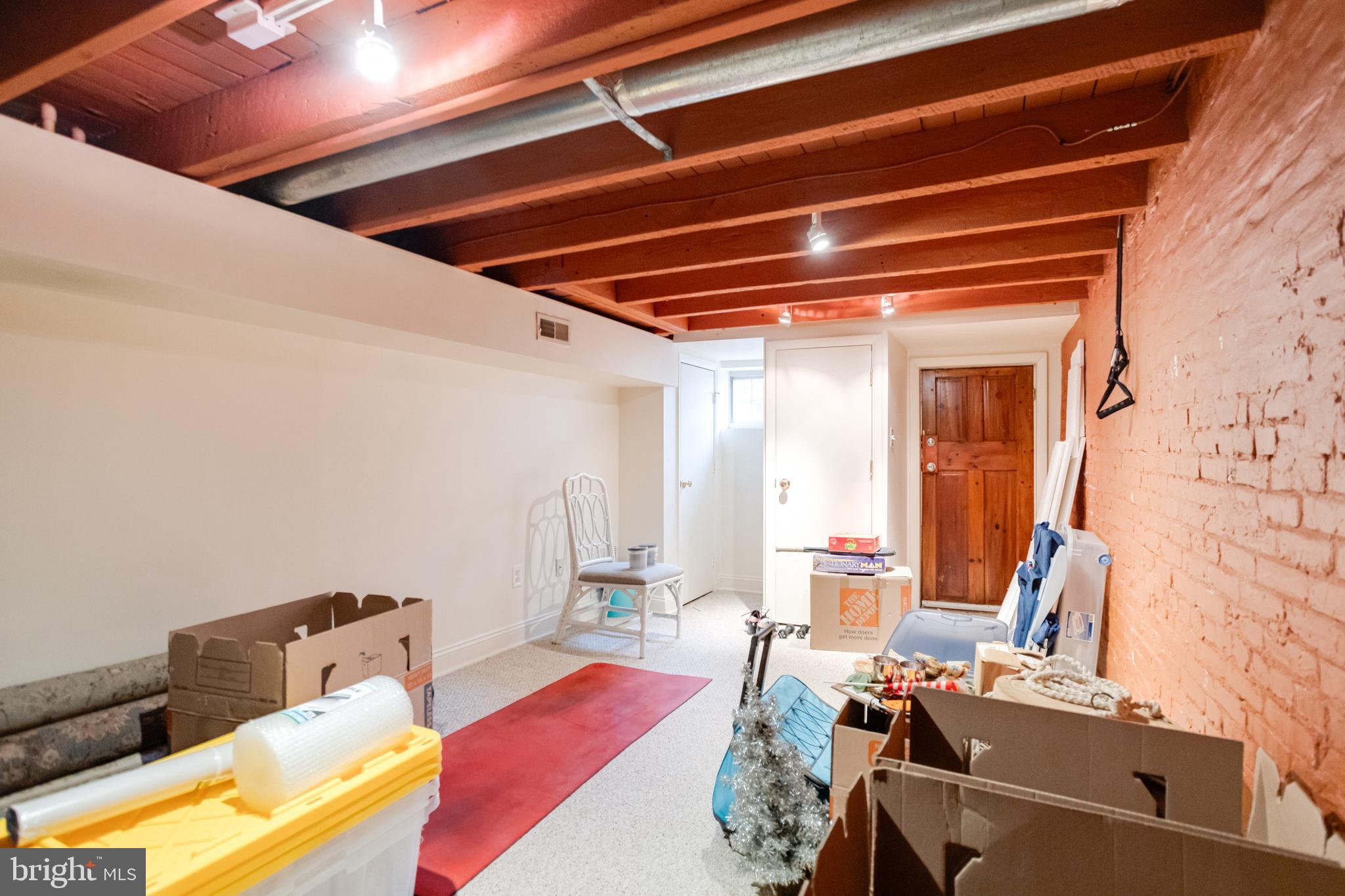 LOCUST POINT - Residential