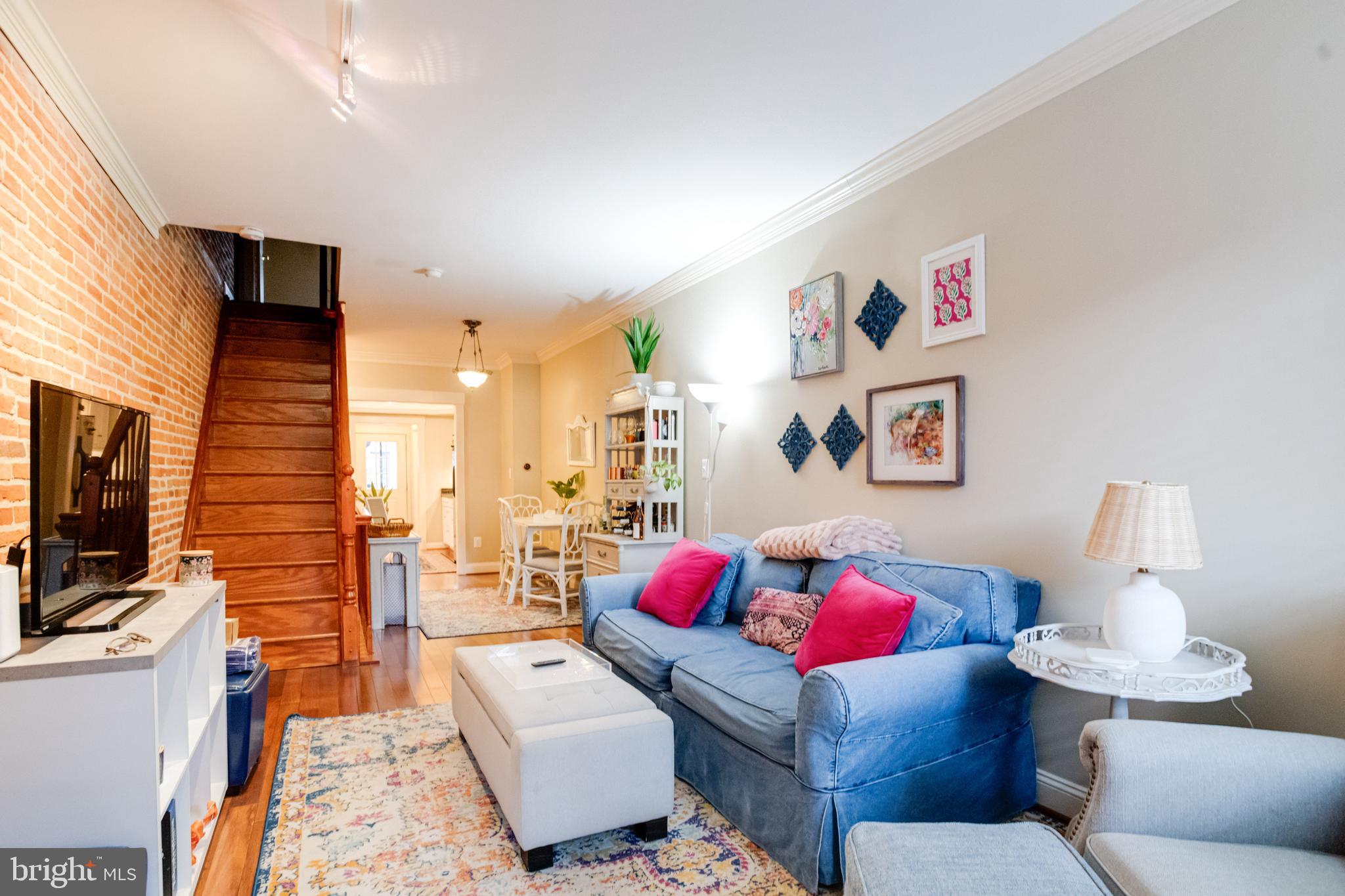 LOCUST POINT - Residential