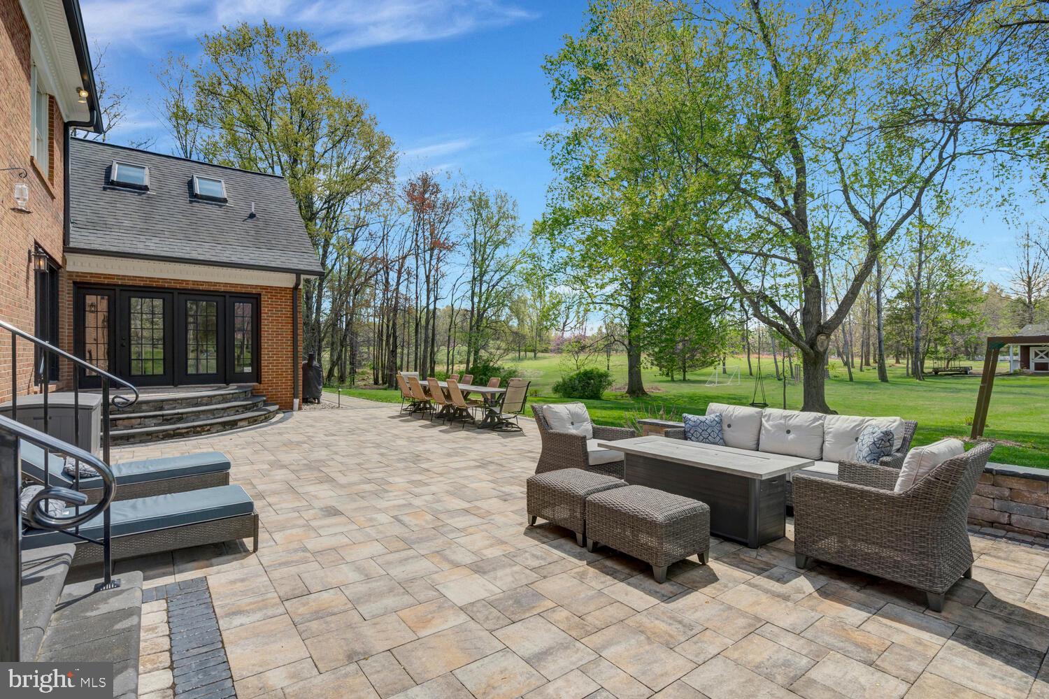 THUNDER OAK - Residential