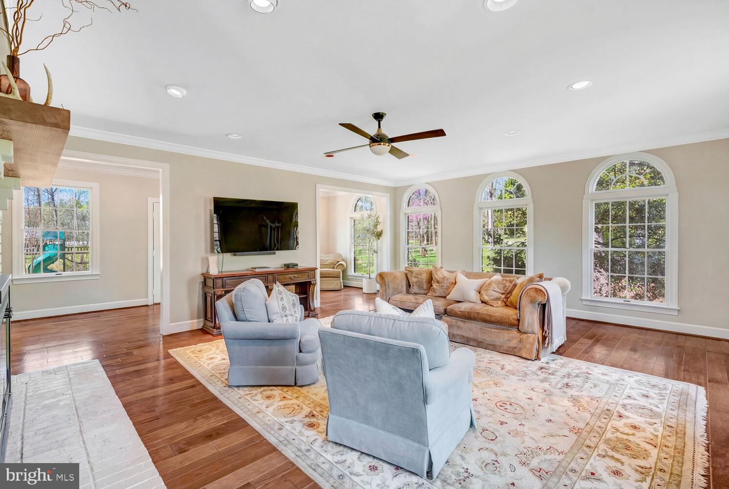 THUNDER OAK - Residential