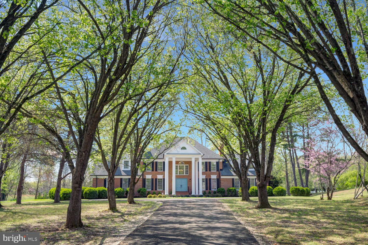 THUNDER OAK - Residential