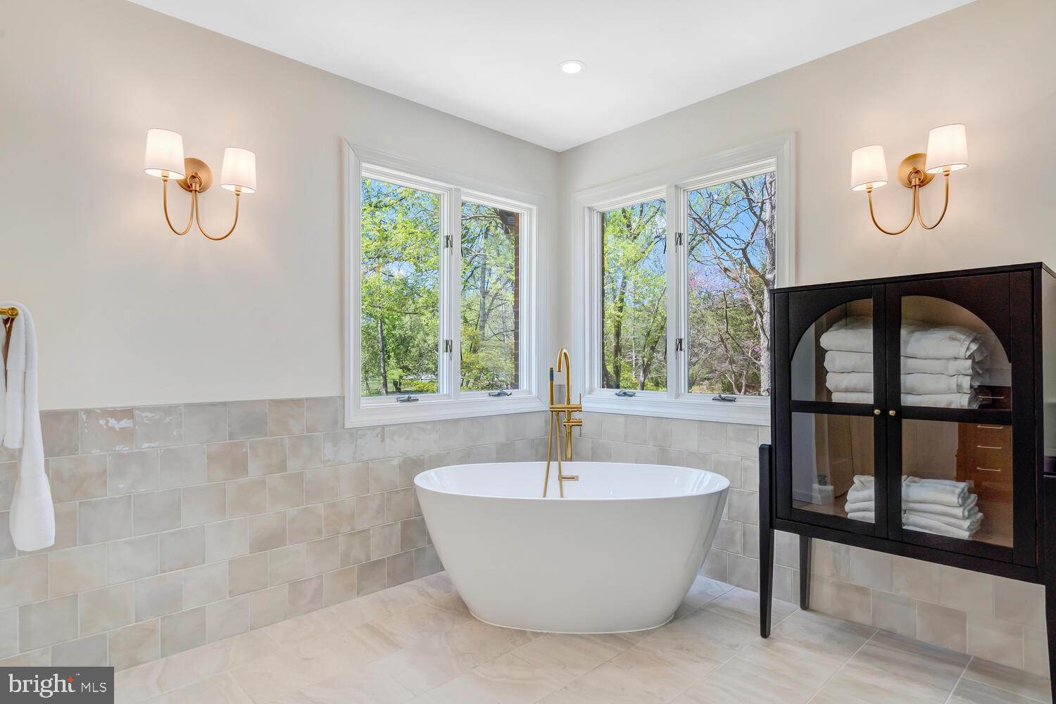 THUNDER OAK - Residential