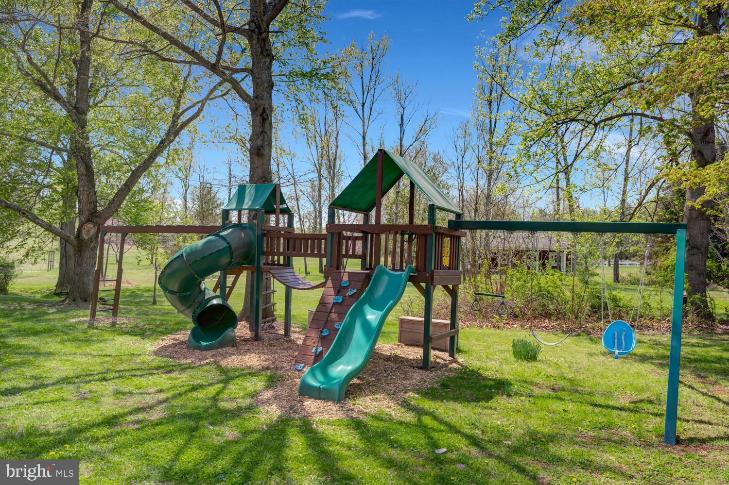 THUNDER OAK - Residential