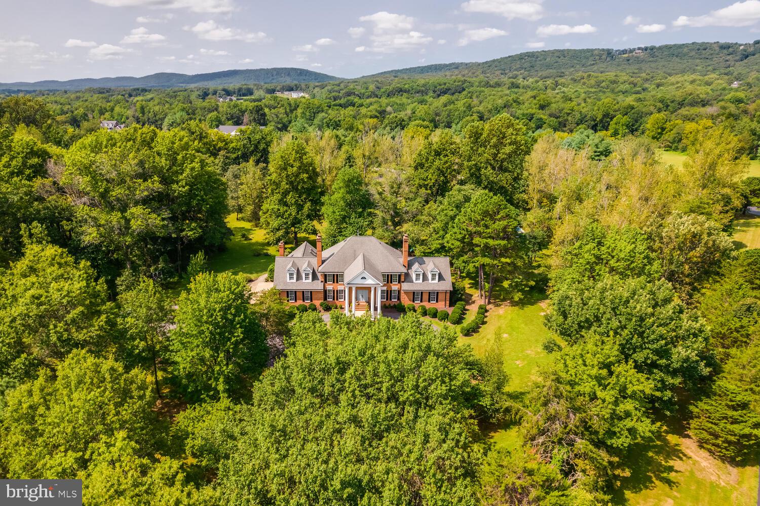 THUNDER OAK - Residential