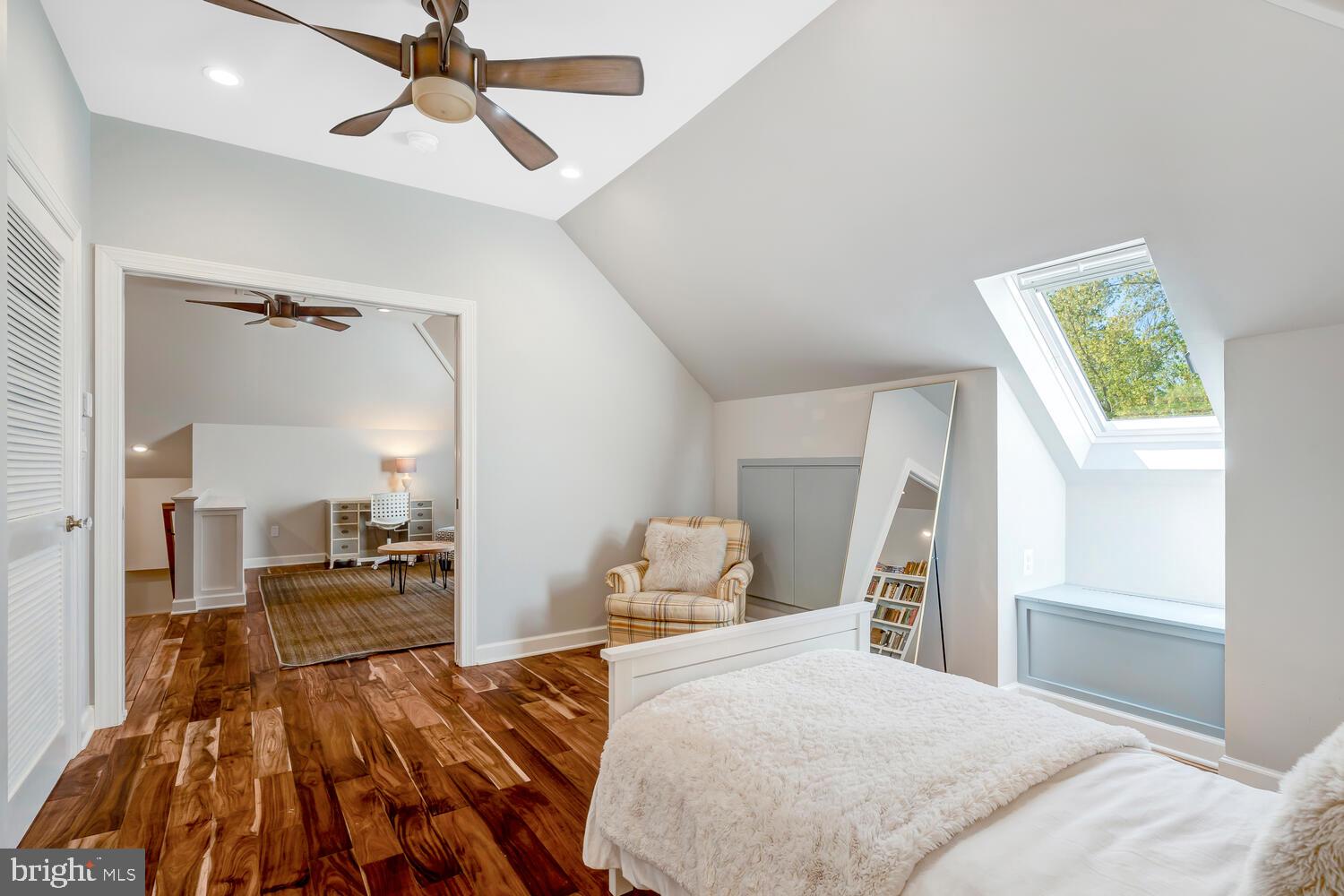 THUNDER OAK - Residential