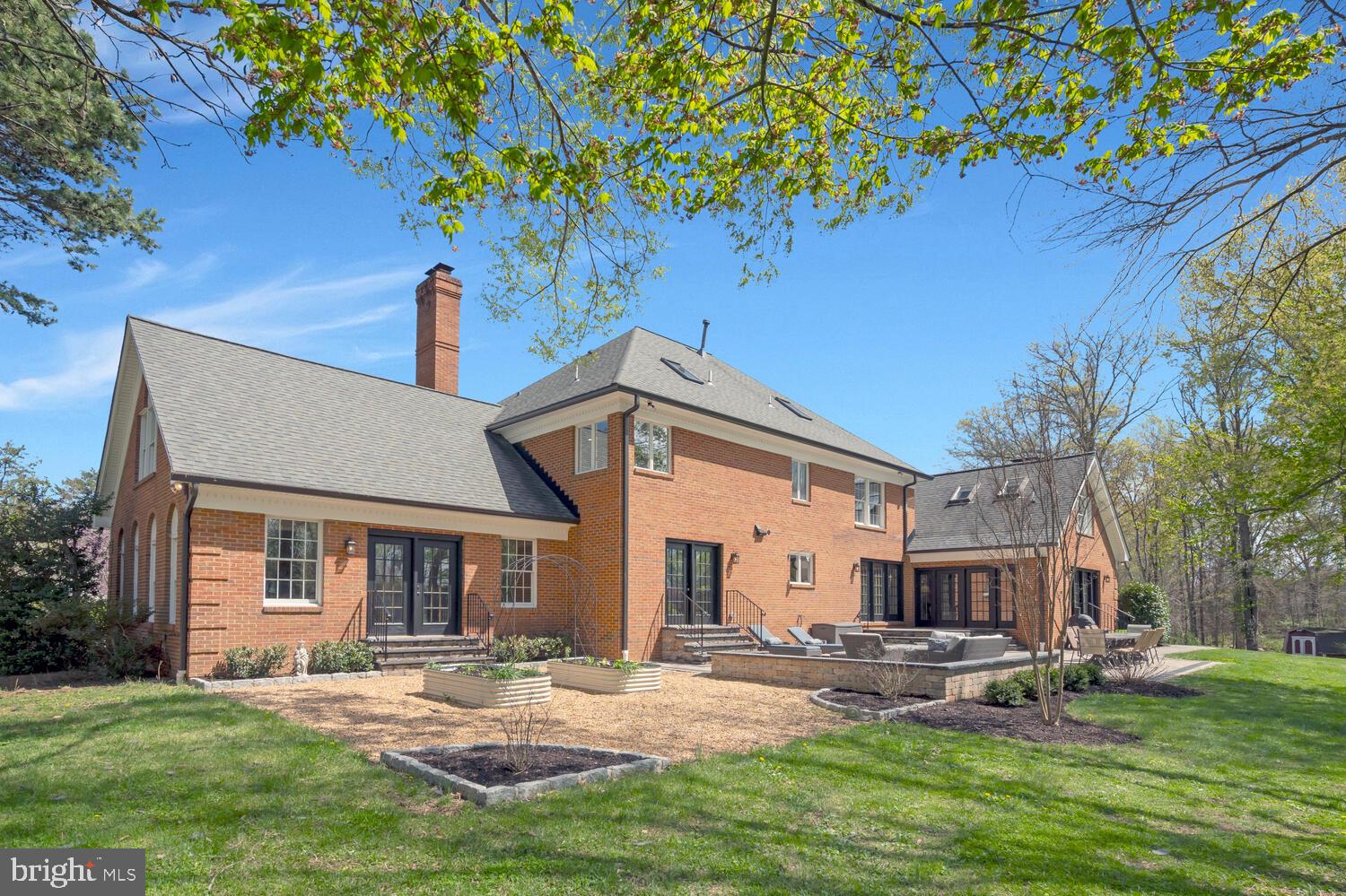 THUNDER OAK - Residential