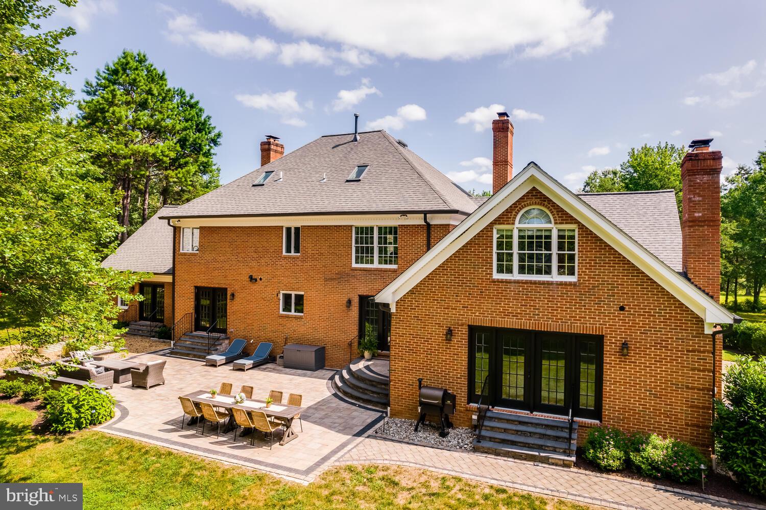 THUNDER OAK - Residential