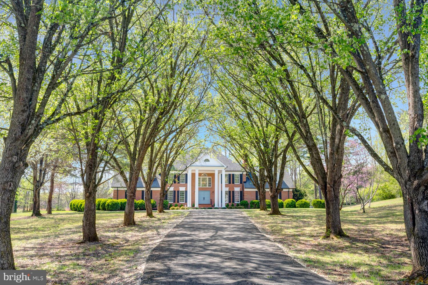 THUNDER OAK - Residential