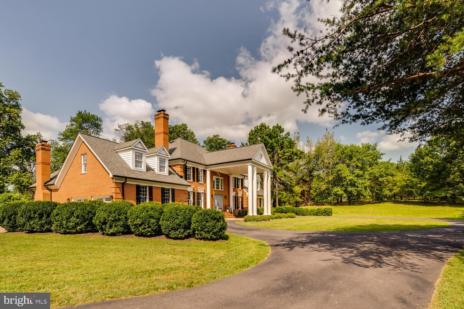 THUNDER OAK - Residential