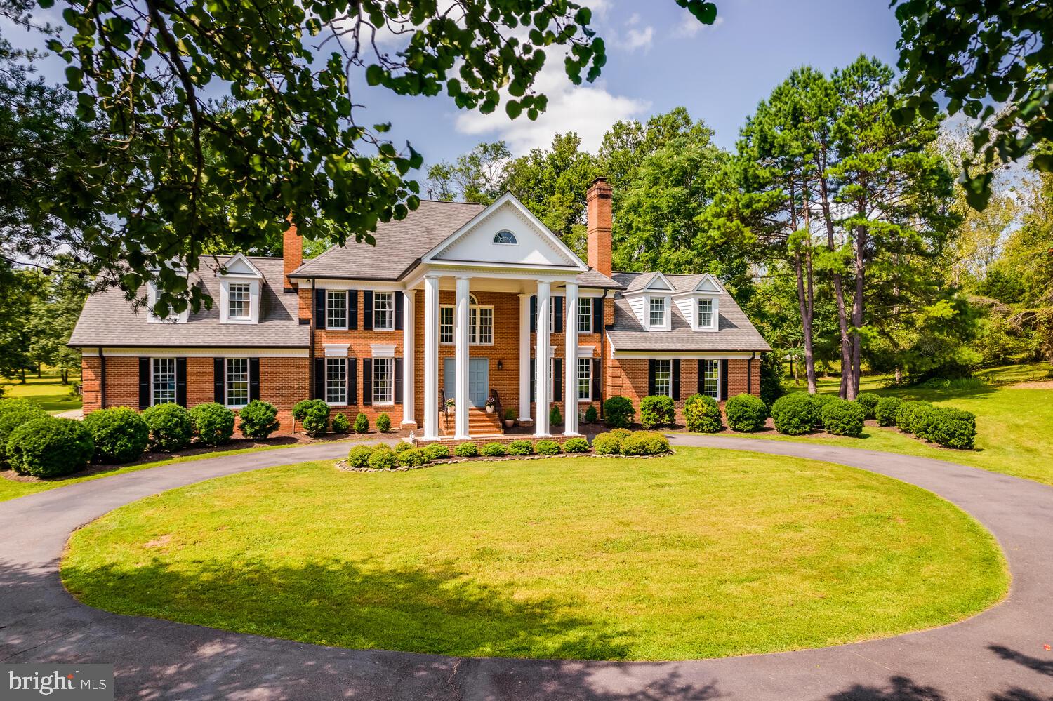 THUNDER OAK - Residential