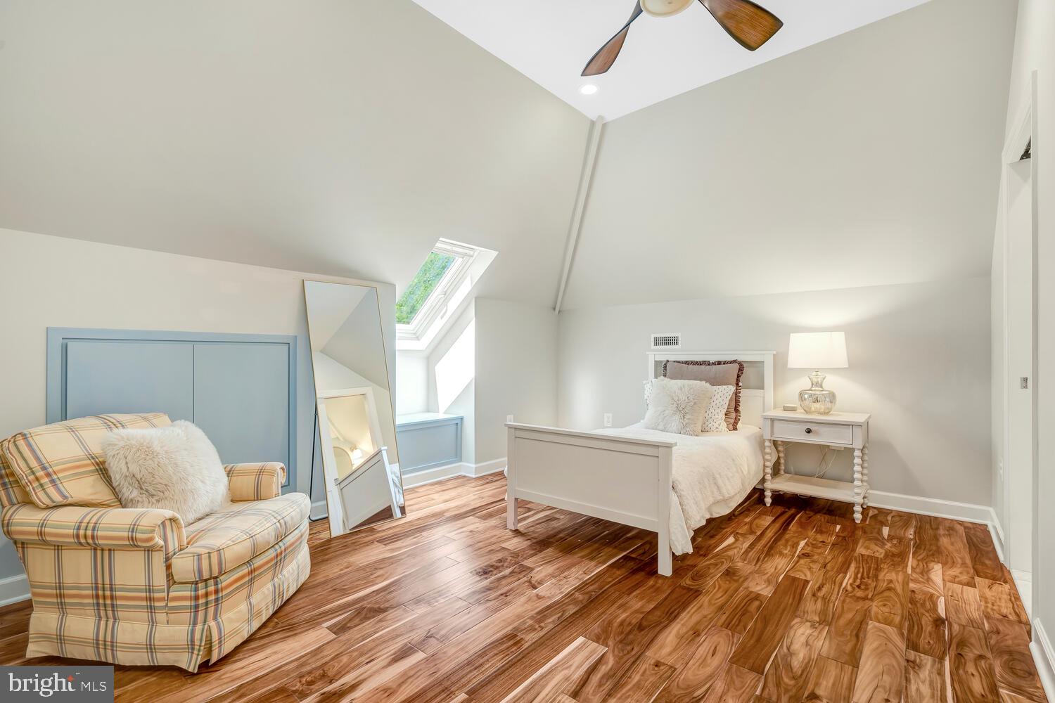 THUNDER OAK - Residential