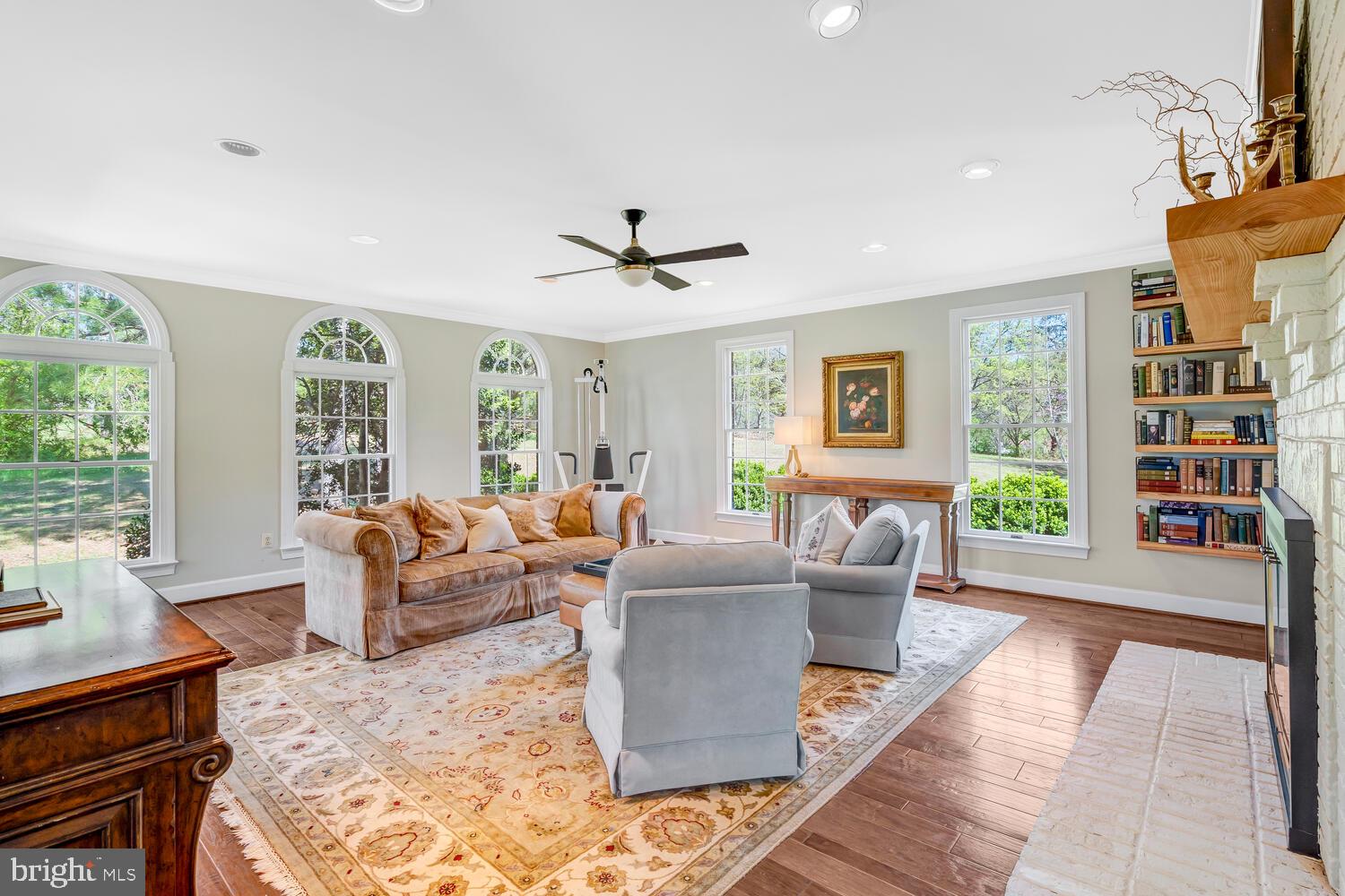 THUNDER OAK - Residential