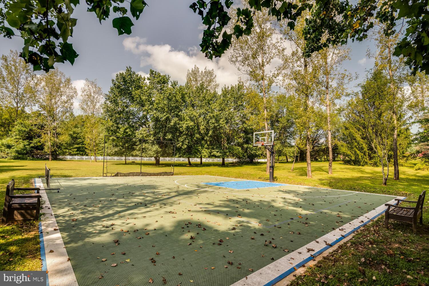 THUNDER OAK - Residential