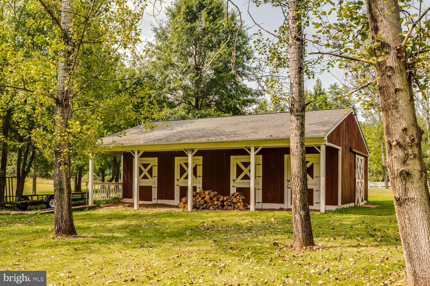 THUNDER OAK - Residential