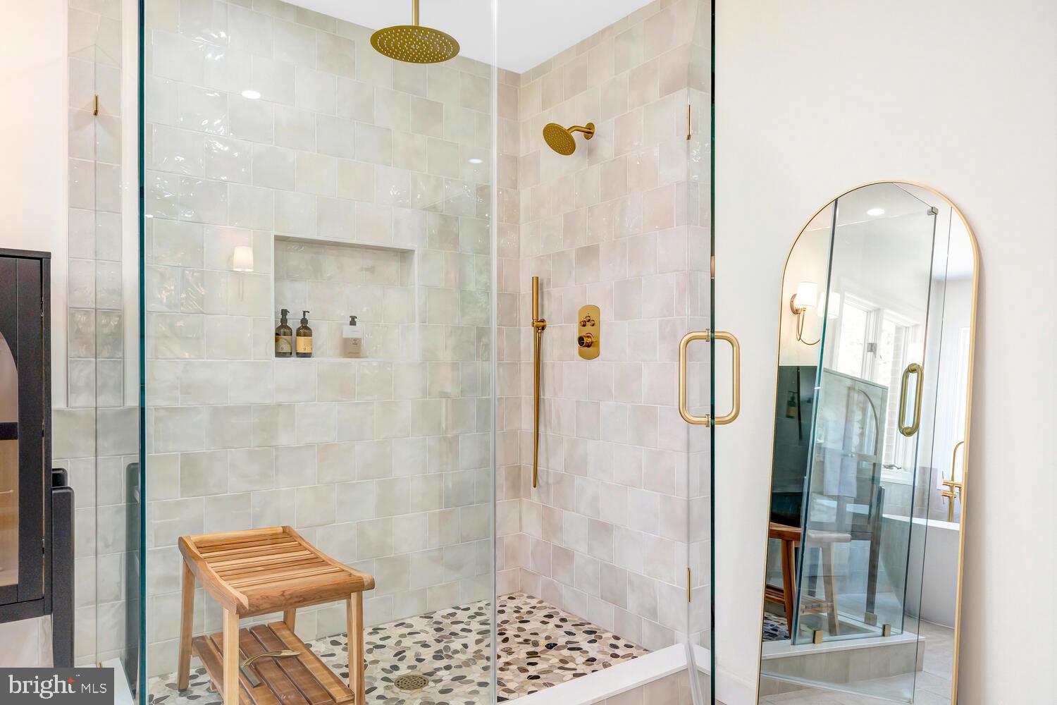 THUNDER OAK - Residential