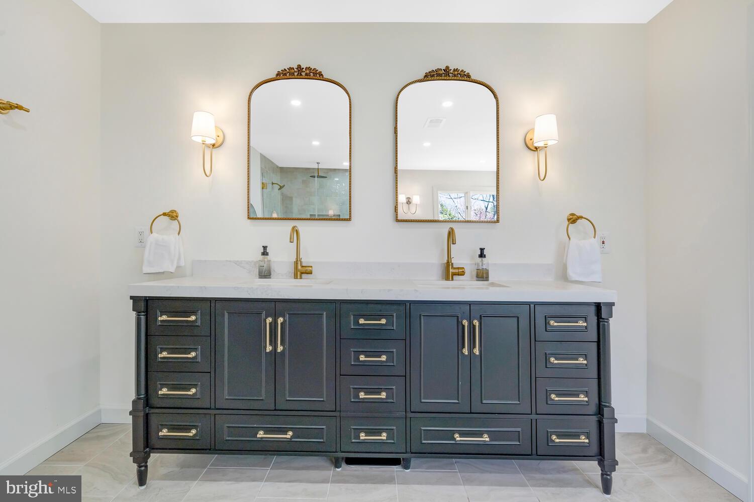 THUNDER OAK - Residential