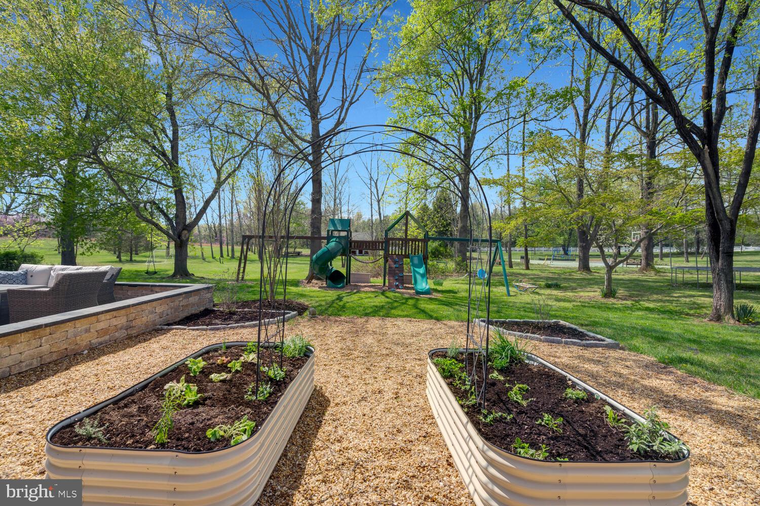 THUNDER OAK - Residential