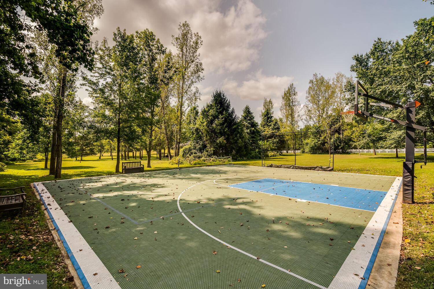 THUNDER OAK - Residential