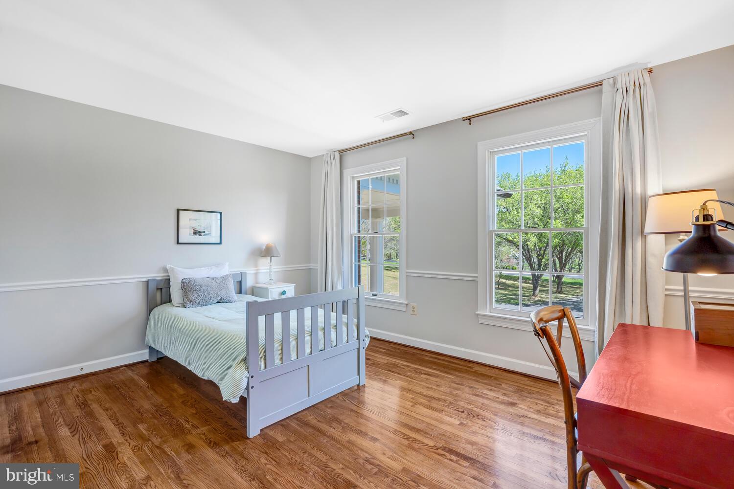 THUNDER OAK - Residential