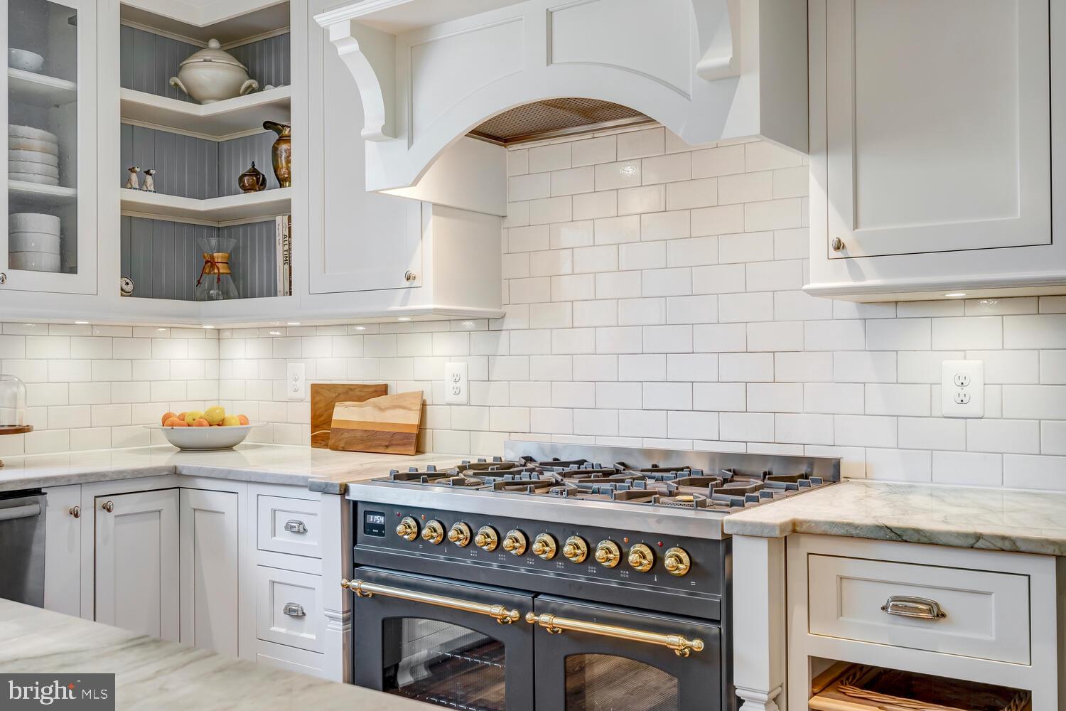 THUNDER OAK - Residential