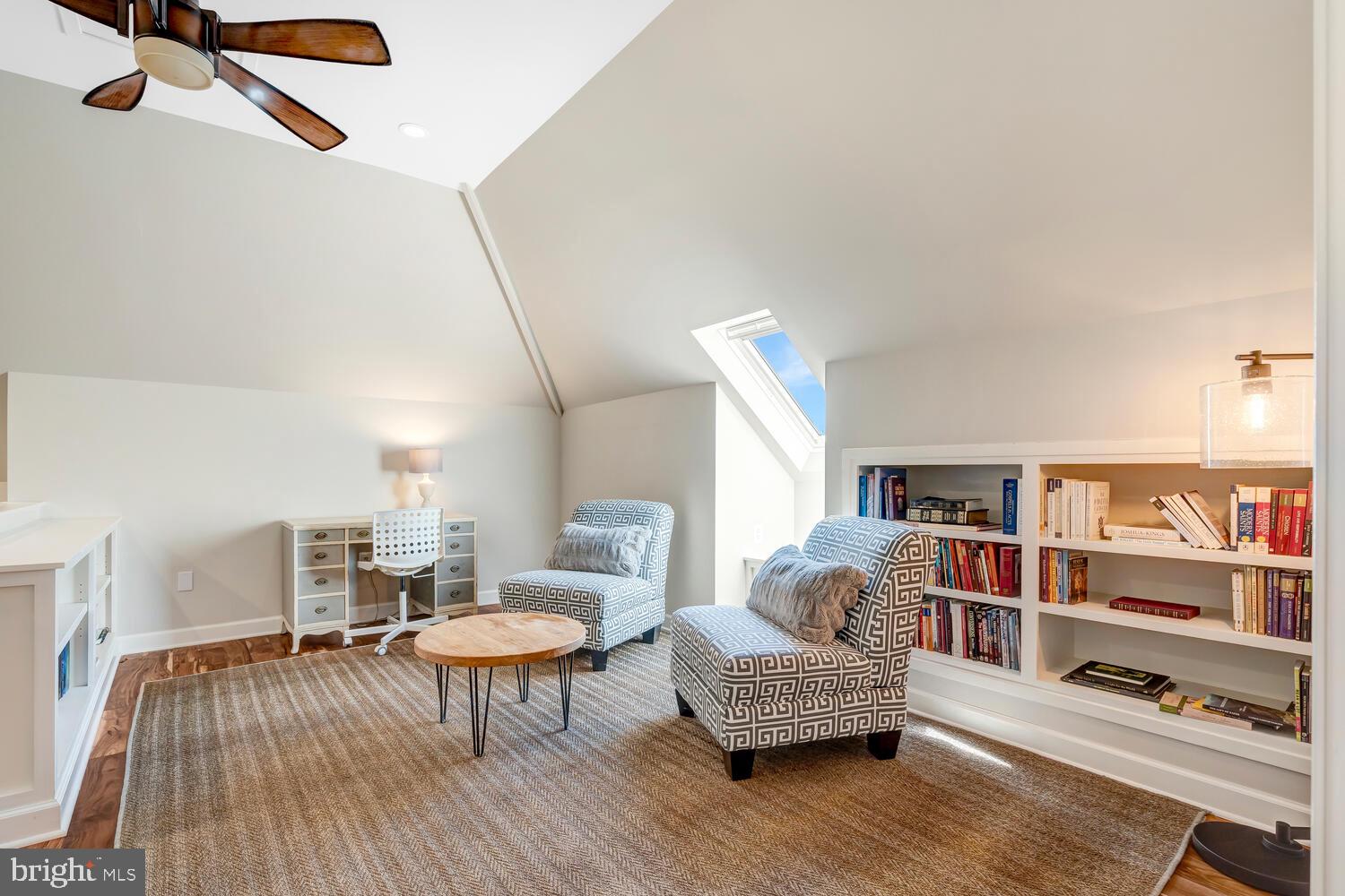 THUNDER OAK - Residential