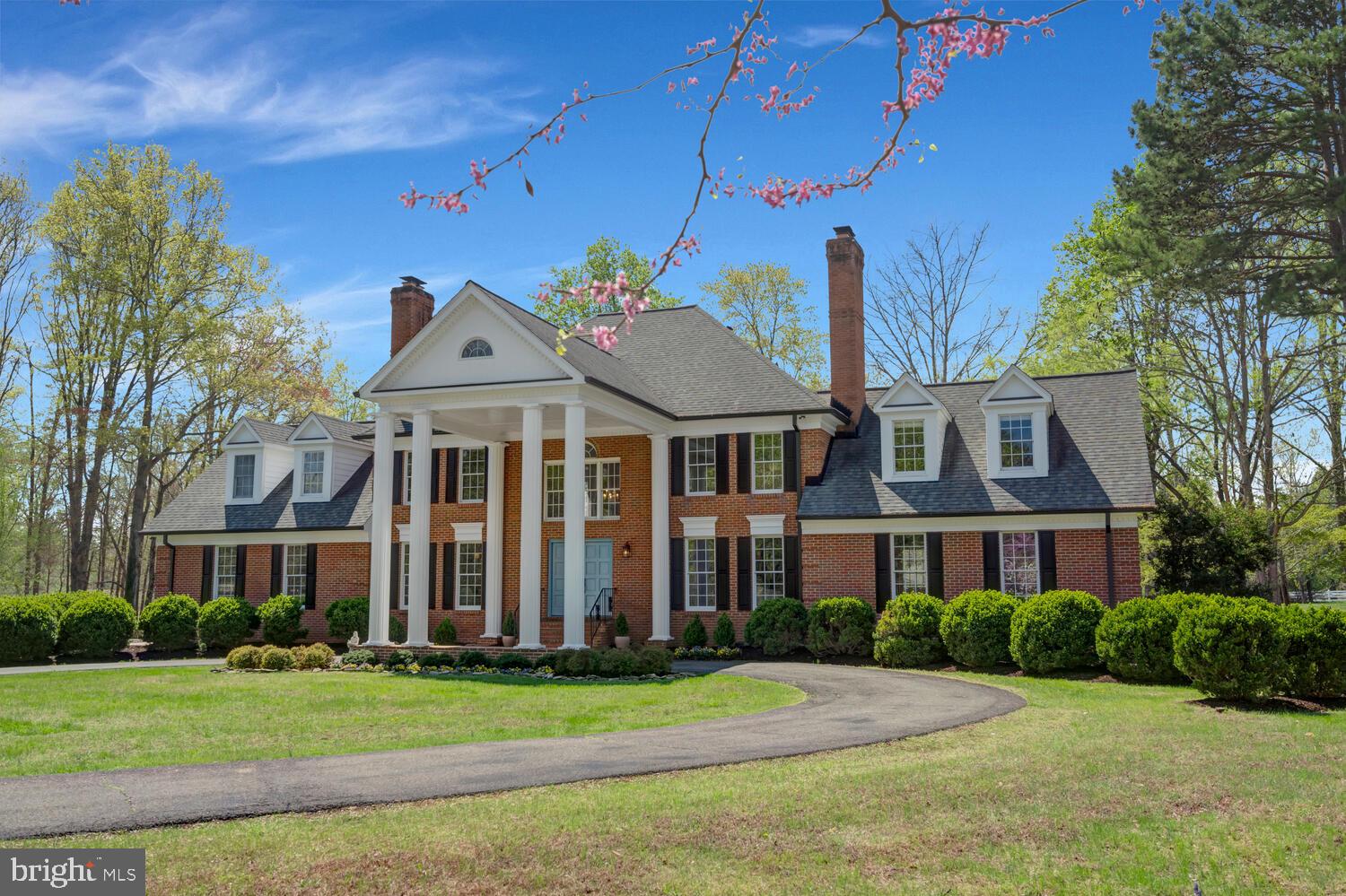 THUNDER OAK - Residential