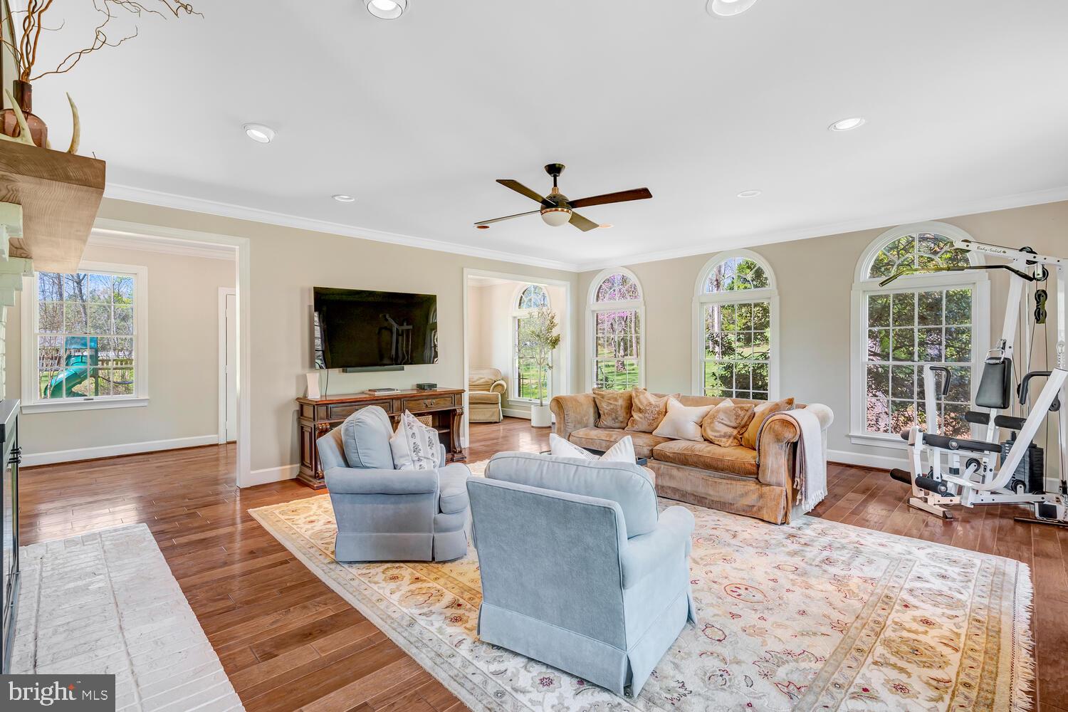 THUNDER OAK - Residential