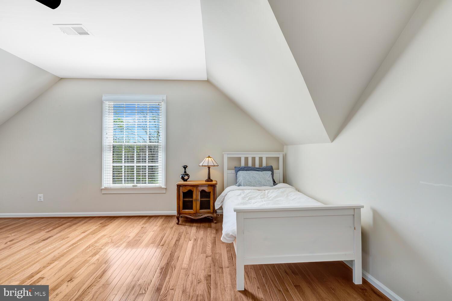 THUNDER OAK - Residential