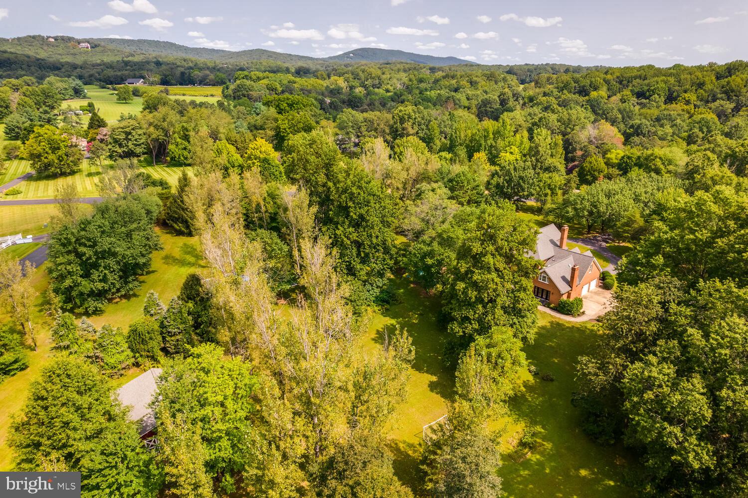 THUNDER OAK - Residential
