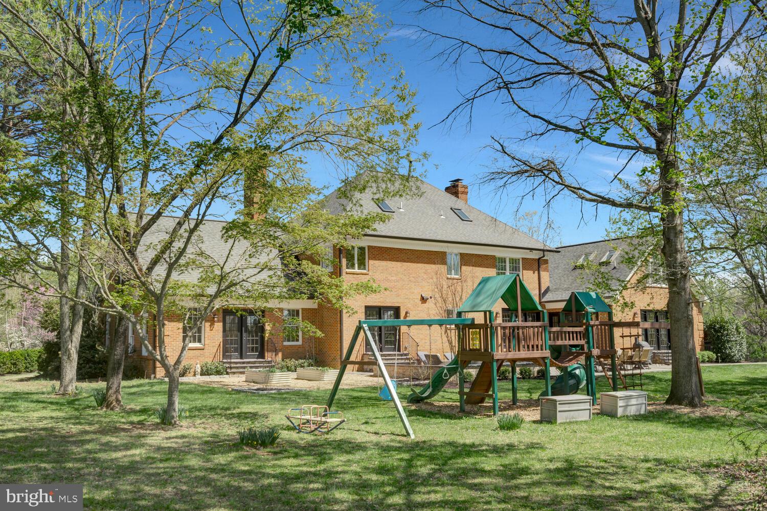 THUNDER OAK - Residential