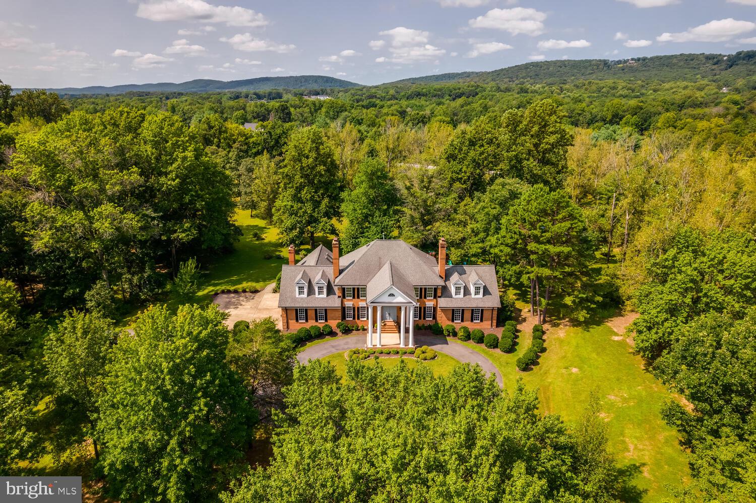 THUNDER OAK - Residential