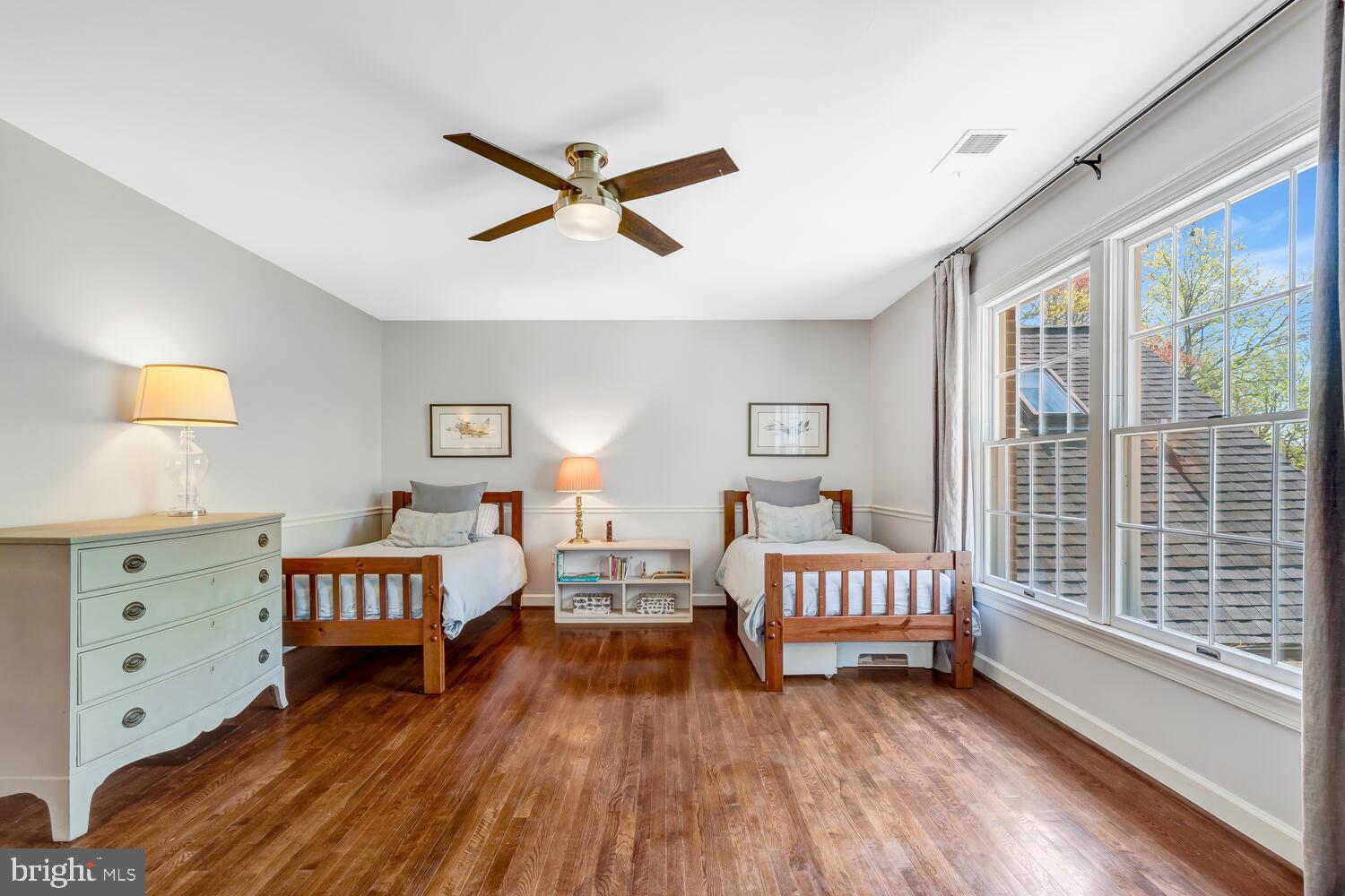 THUNDER OAK - Residential