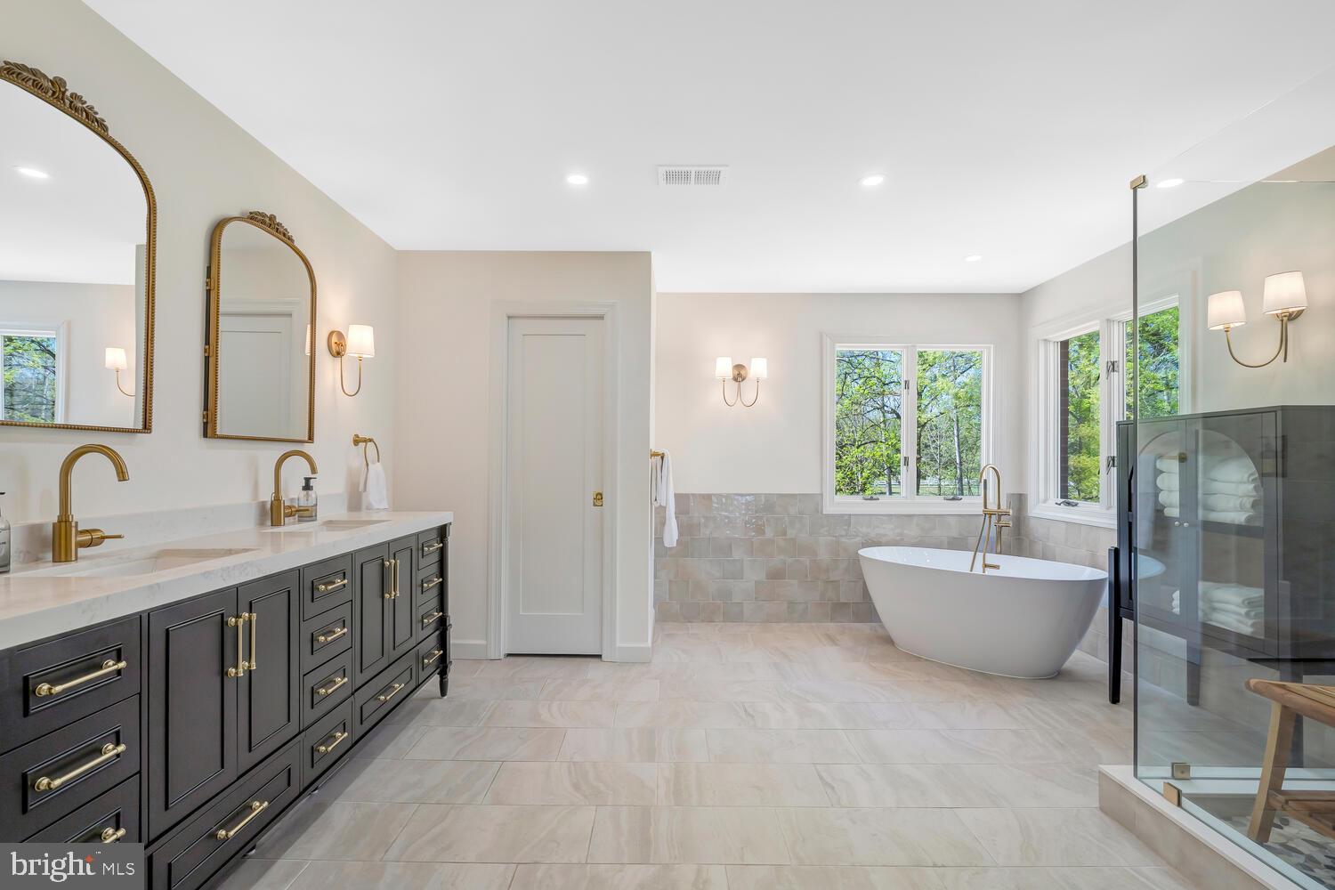 THUNDER OAK - Residential