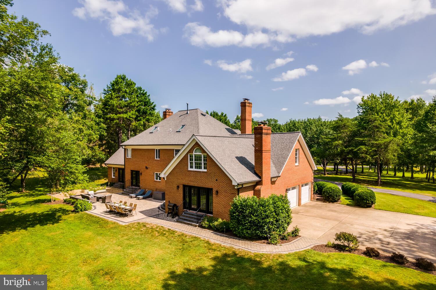 THUNDER OAK - Residential