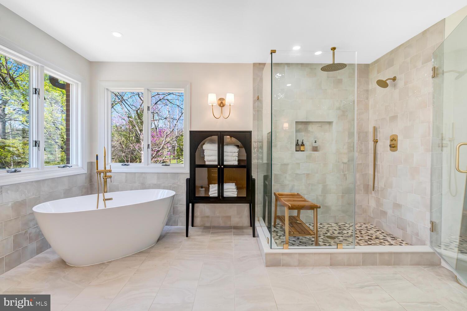 THUNDER OAK - Residential