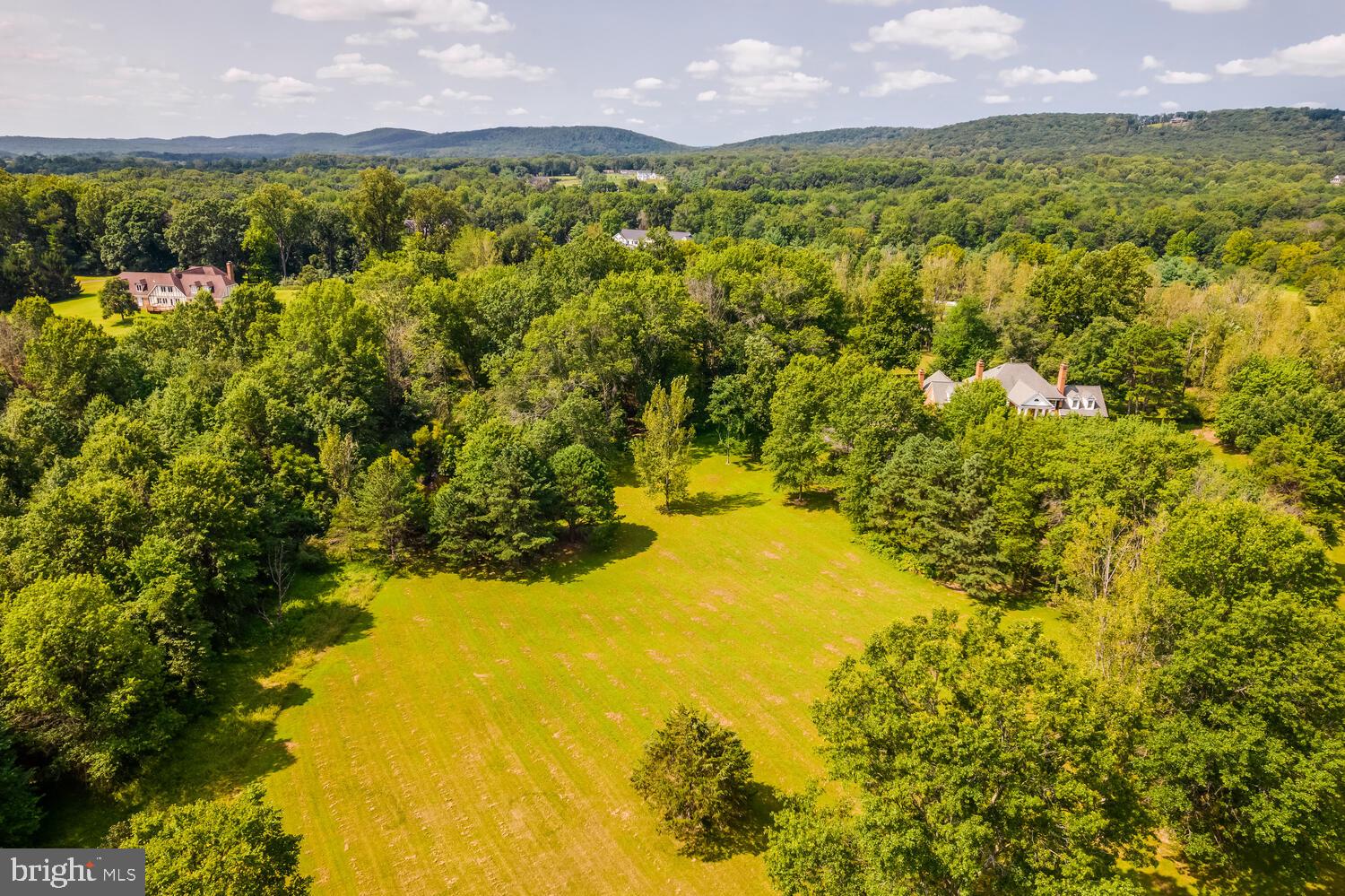 THUNDER OAK - Residential