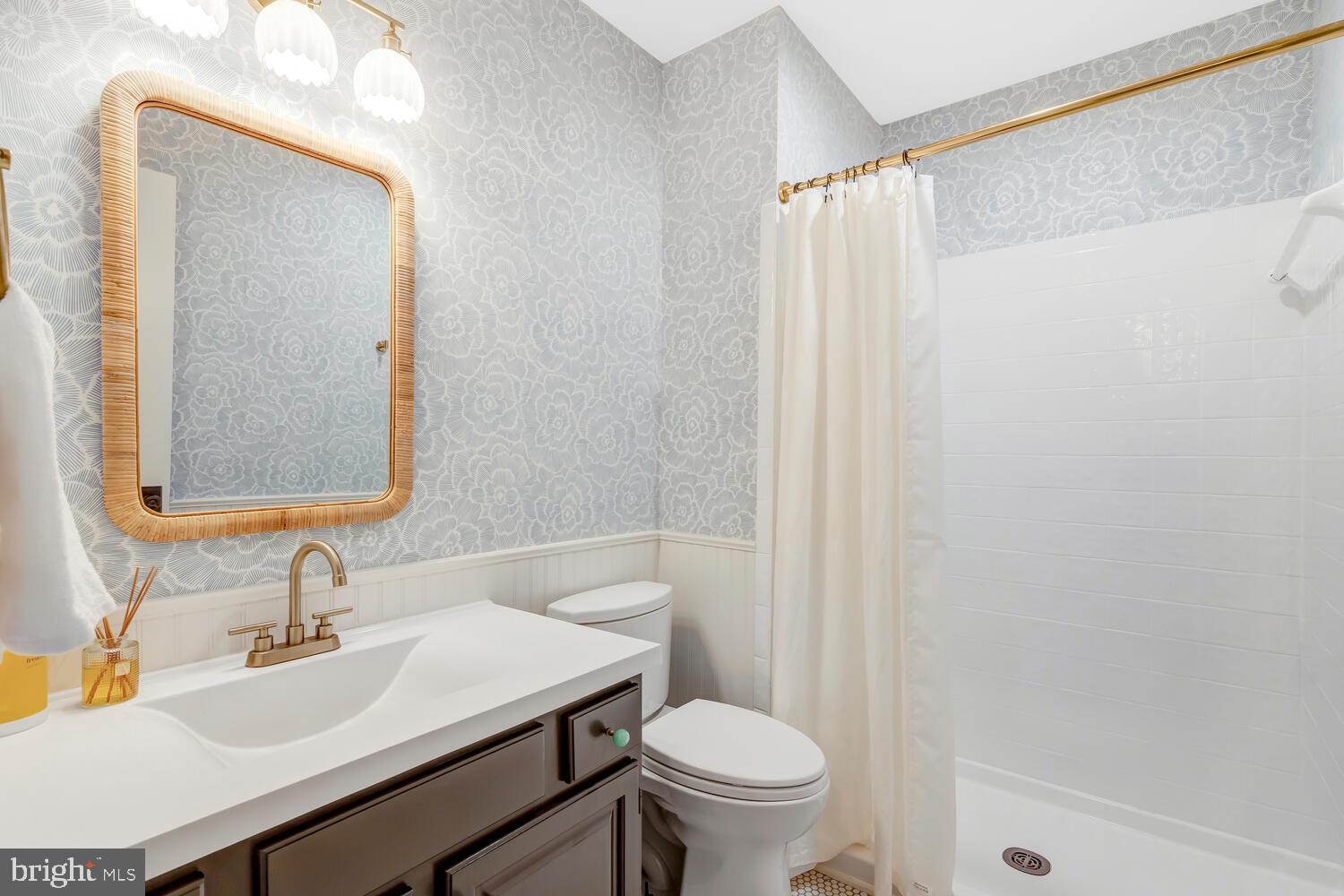 THUNDER OAK - Residential