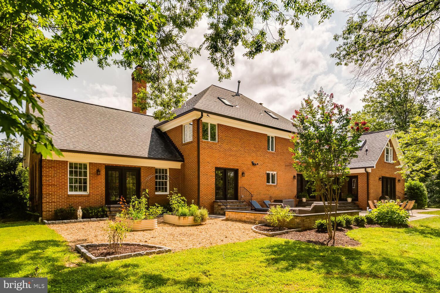 THUNDER OAK - Residential