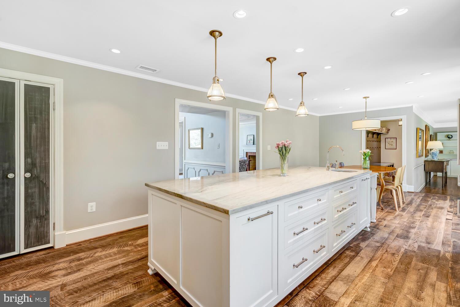 THUNDER OAK - Residential