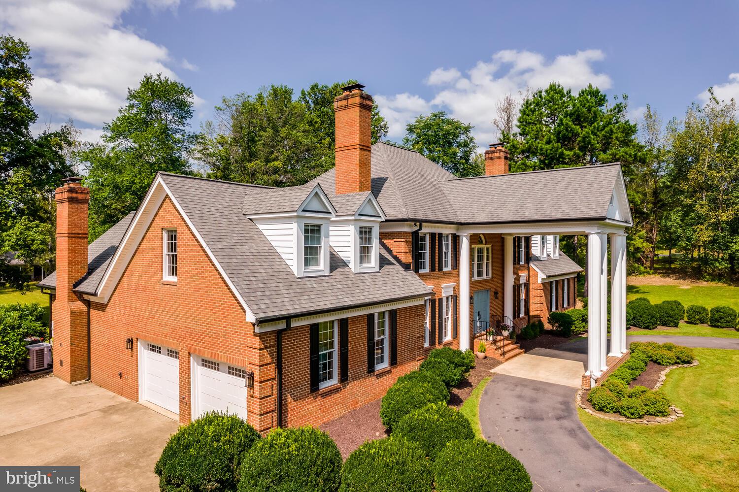 THUNDER OAK - Residential