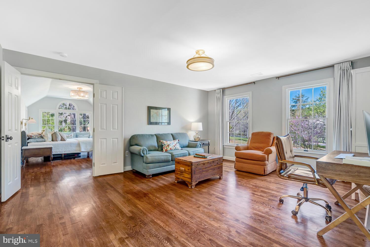 THUNDER OAK - Residential