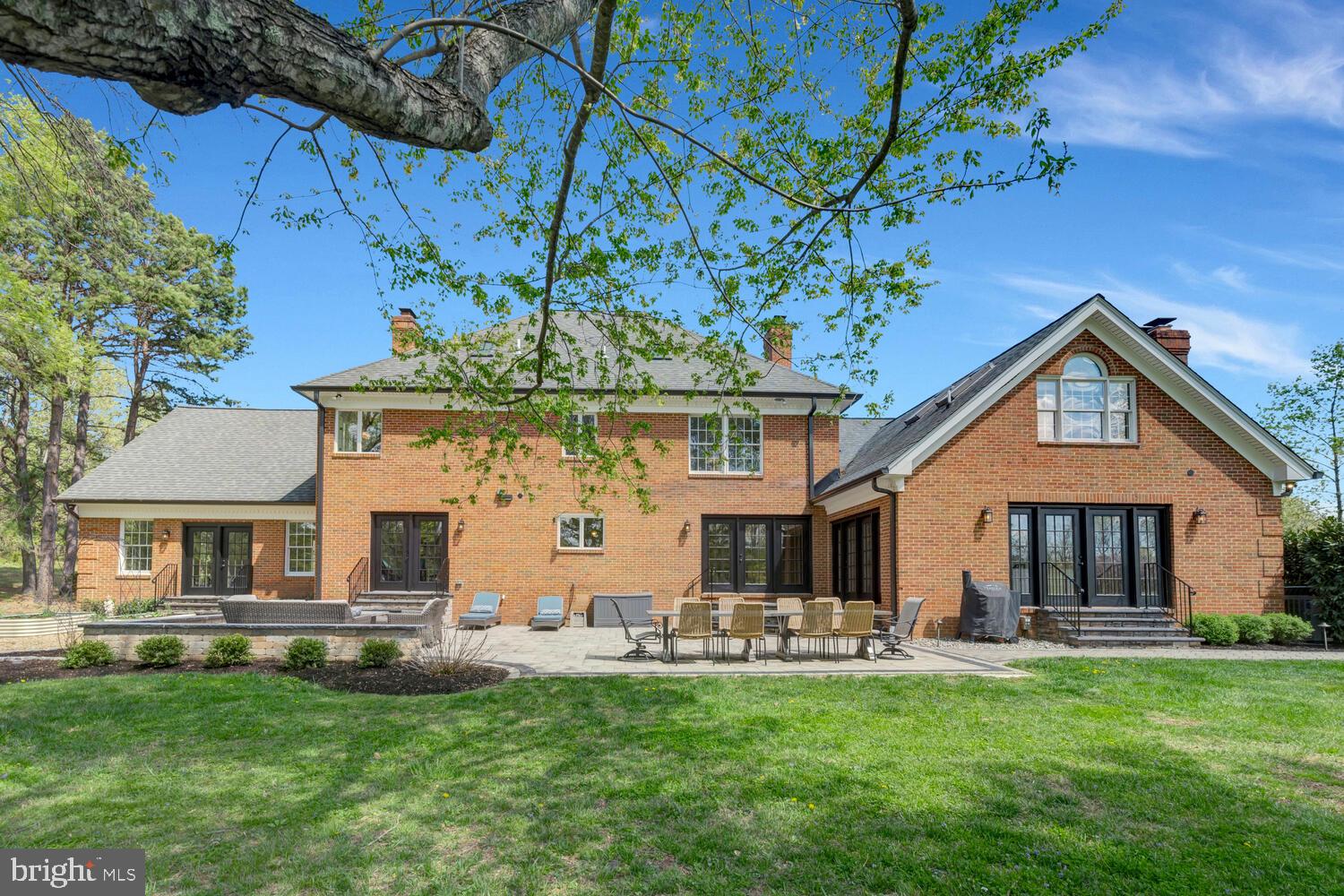 THUNDER OAK - Residential