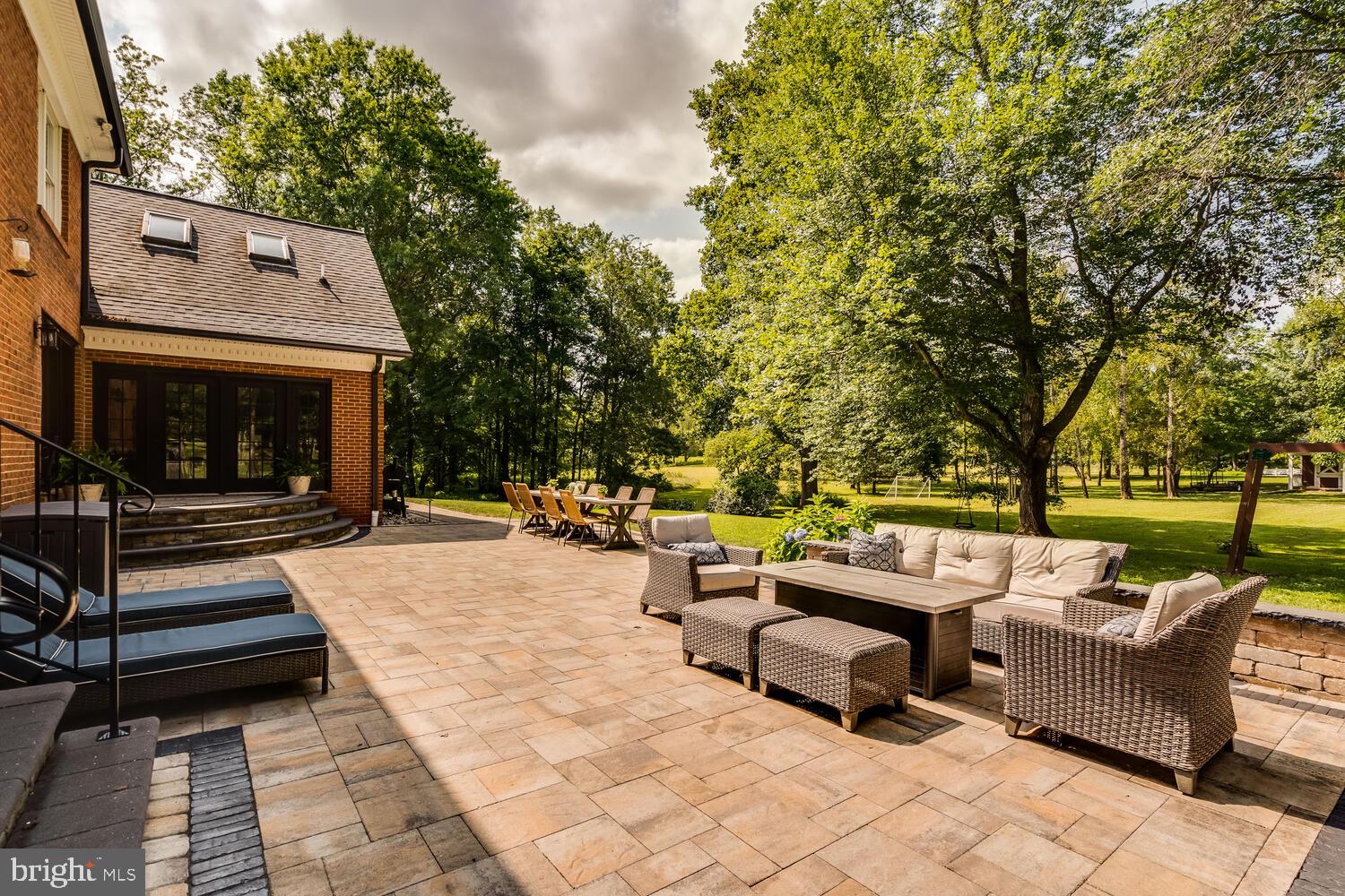 THUNDER OAK - Residential