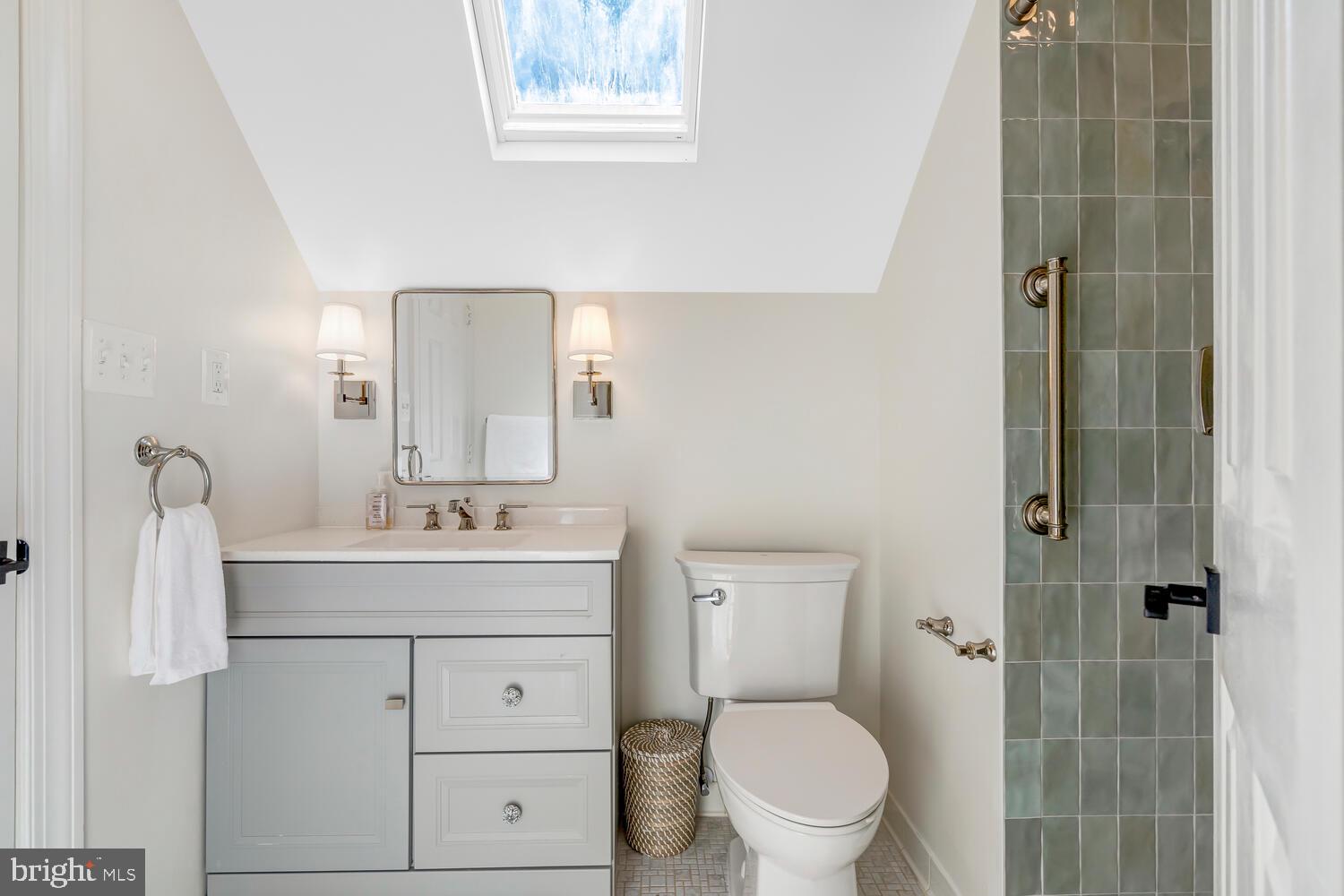 THUNDER OAK - Residential