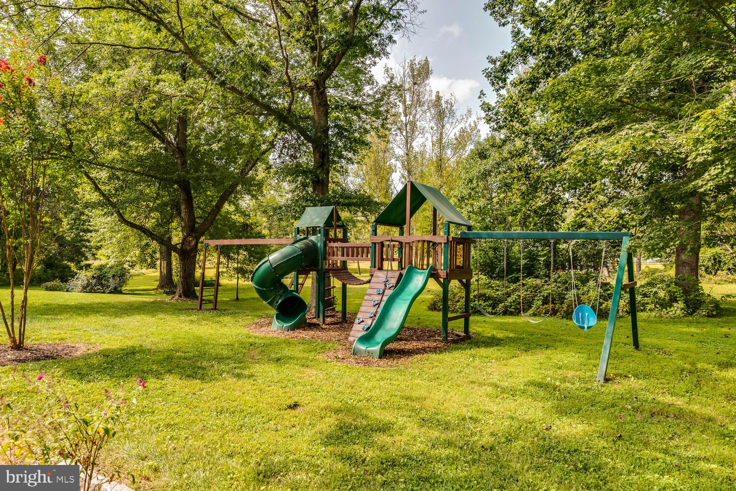 THUNDER OAK - Residential