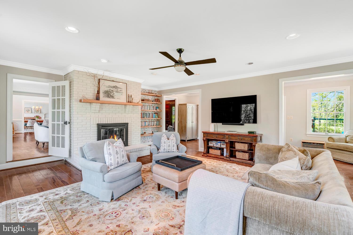 THUNDER OAK - Residential