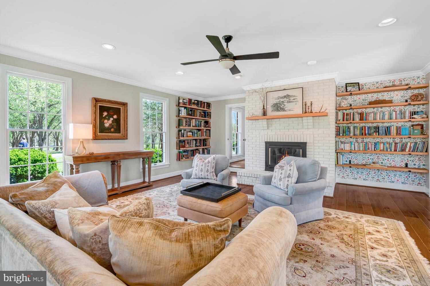 THUNDER OAK - Residential