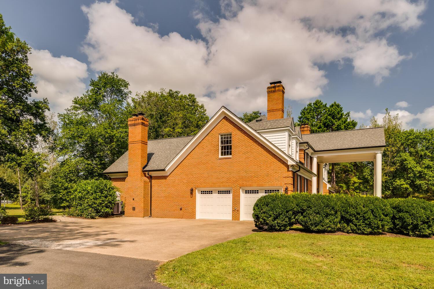 THUNDER OAK - Residential